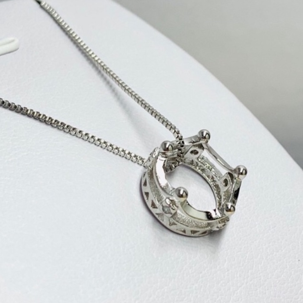 ๐ Sterling Silver 925 Crown ๐ Necklace - Picture 3 of 3
